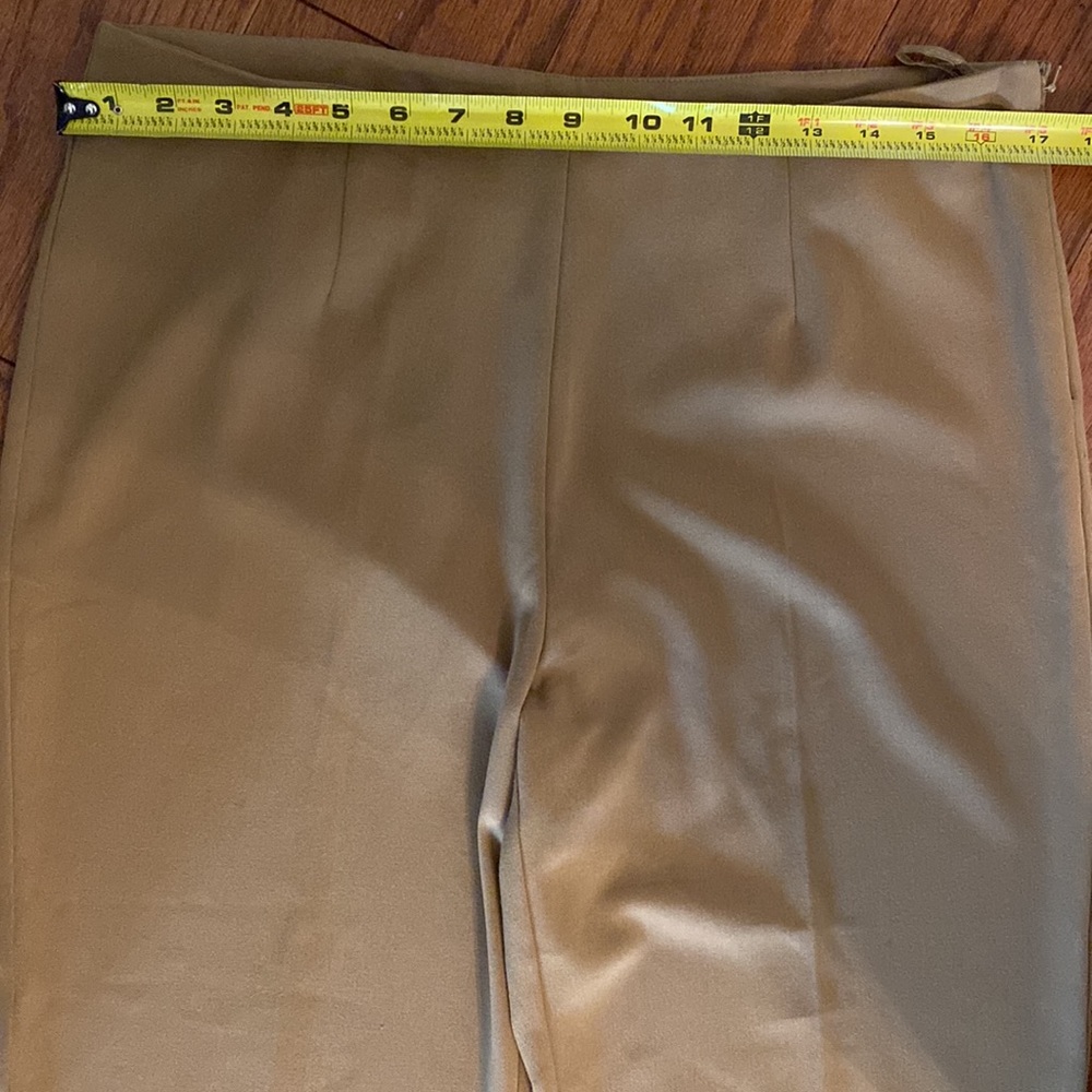 Catherine Stewart khaki size 10 pants- zips to the side - Picture 8 of 12